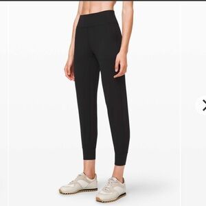 Lululemon Align Jogger 28" in Black